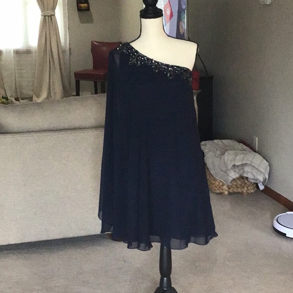 Dress - Picture 8 of 16